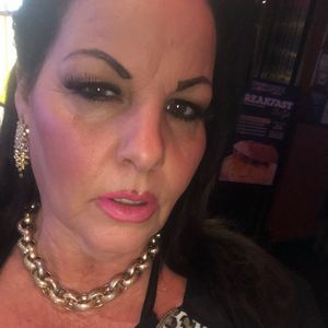 Meet your Posher, Constance